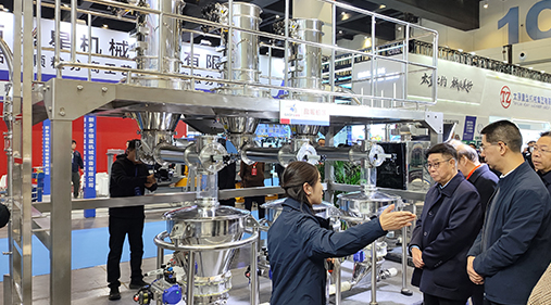 高服以“智能篩分系統(tǒng)+防爆解決方案”雙引擎驅(qū)動制造業(yè)升級，獲工信部領(lǐng)導(dǎo)現(xiàn)場點(diǎn)贊