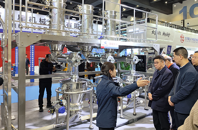 高服以“智能篩分系統(tǒng)+防爆解決方案”雙引擎驅(qū)動制造業(yè)升級，獲工信部領導現(xiàn)場點贊